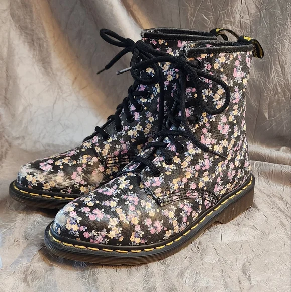 DR. MARTENS VINTAGE POINTED TOE BOOTS SZ 7 - Picture 6 of 15